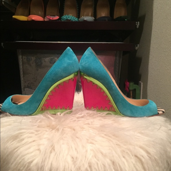 Christian Louboutin Miramar 120mm Suede Wedge - Picture 6 of 8